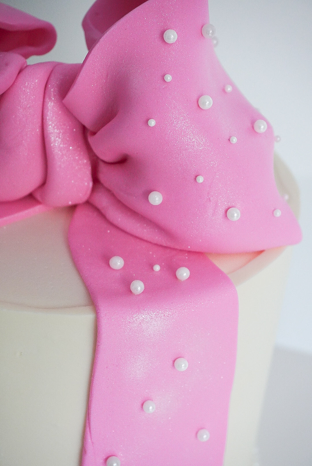 Ribbon Custom Round Cake
