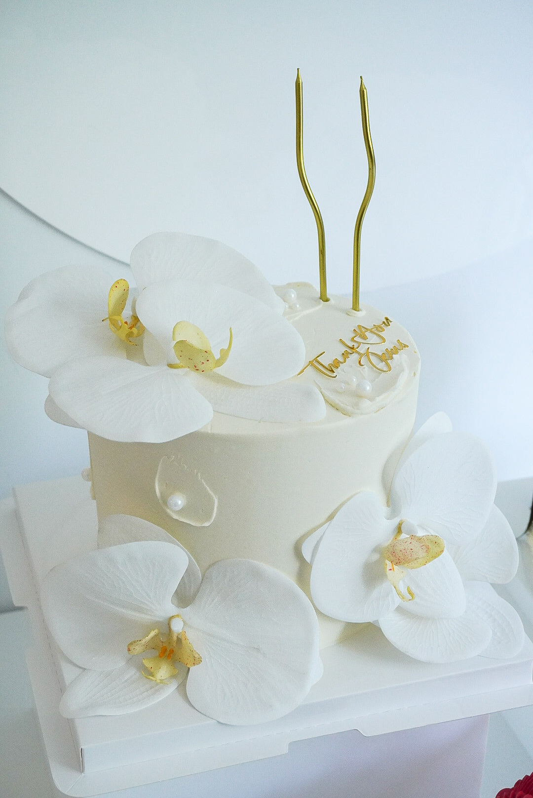 Faux Floral Round Cakes