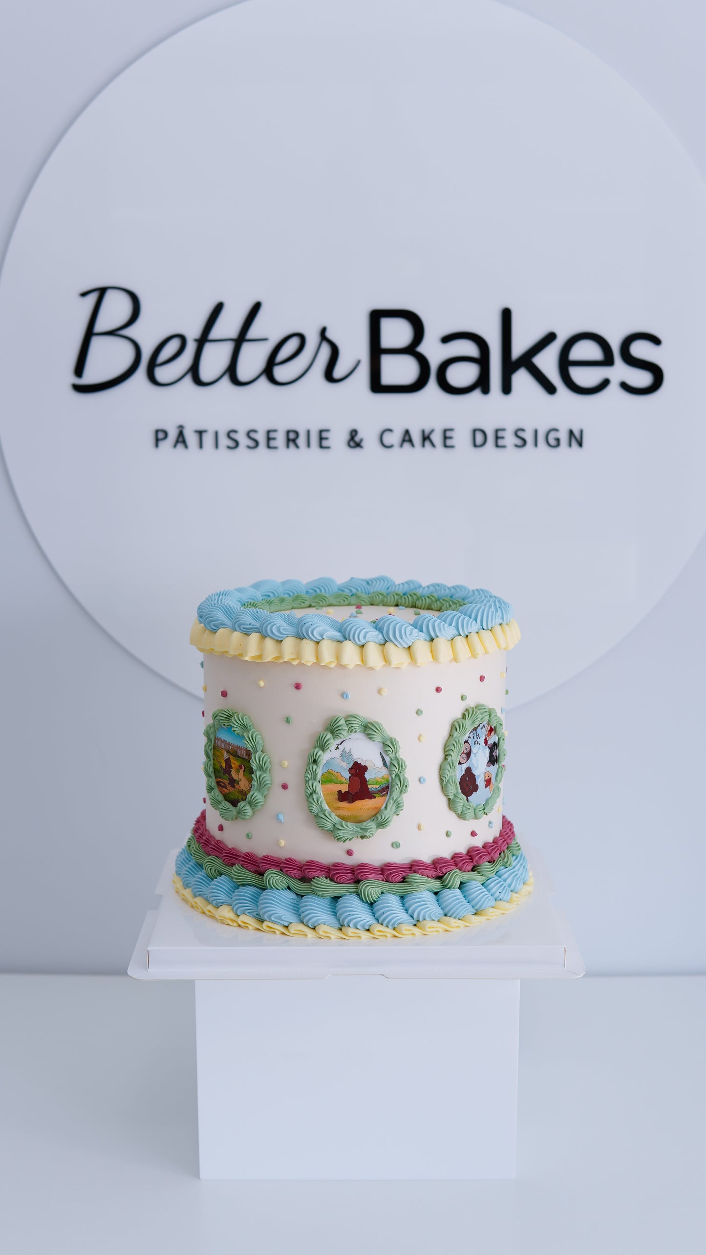 Extra Decorations Custom Round Cakes